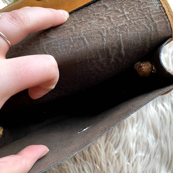 *SOLD* Vintage Leather Hand-Tooled Purse - Picture 5 of 8